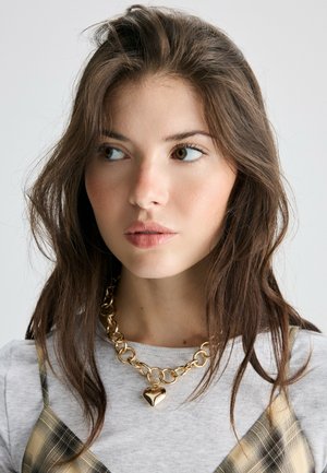 Stradivarius, HEART CHAIN NECKLACE - Halskette - gold-coloured