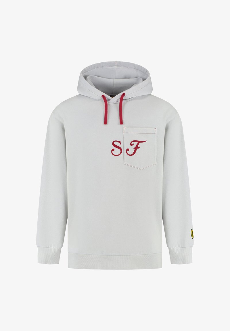 Jasnoszara bluza z kapturem z czerwonymi sznureczkami, przednia kieszeń i haftowane logo "SF". Posiada prążkowane mankiety i dół, miękka tekstura materiału, logo na rękawie.