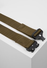 Urban Classics WING BUCKLE BELT - Remen - olive