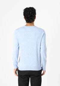 Tommy Hilfiger ESSENTIAL CREW NECK - Jumper - vessel blue