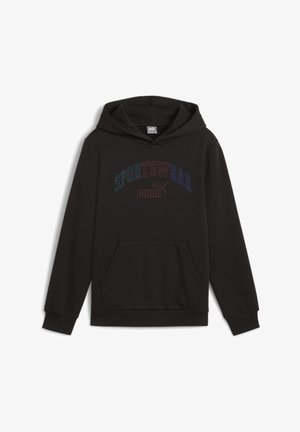 Sudadera negra de material suave con un bolsillo canguro. "SPORTSWEAR" y "PUMA" están impresos en letras multicolores en el pecho.