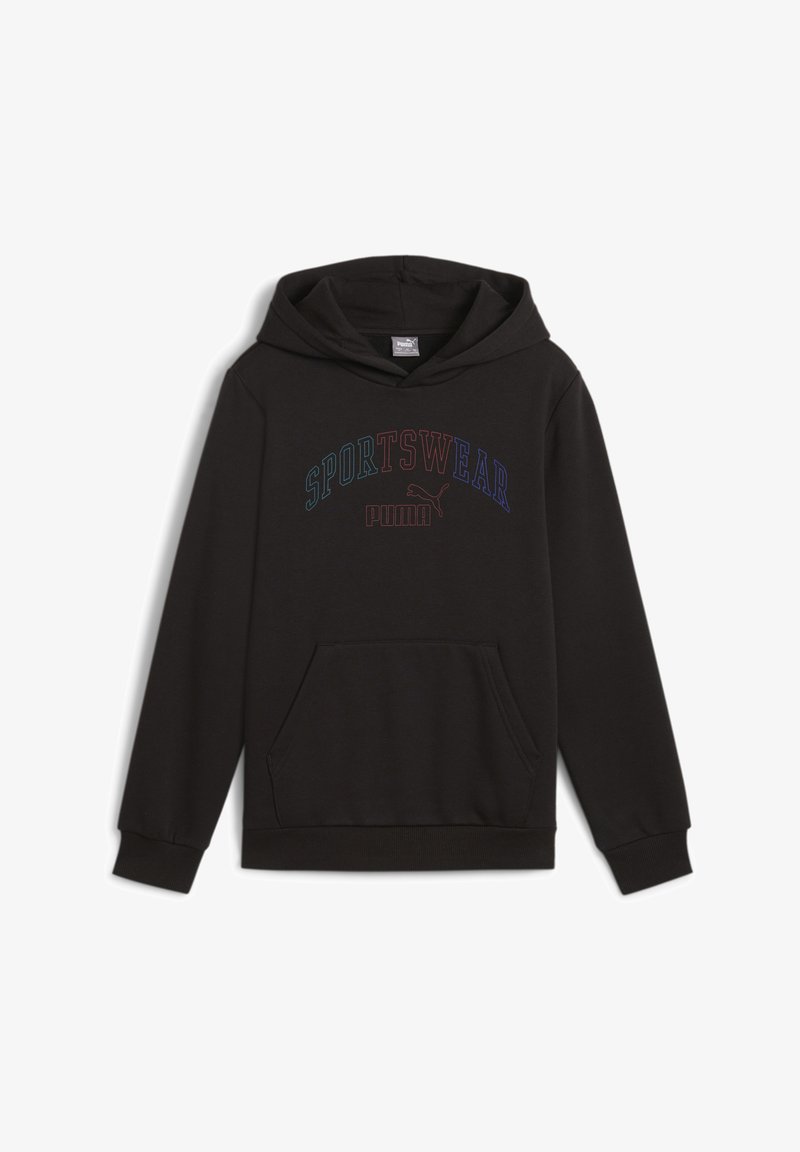 Sudadera negra de material suave con un bolsillo canguro. "SPORTSWEAR" y "PUMA" están impresos en letras multicolores en el pecho.