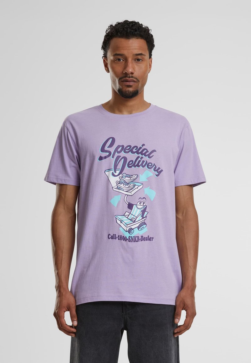 Mister Tee SPECIAL DELIVERY TEE - Marškinėliai su spaudiniu - lilac
