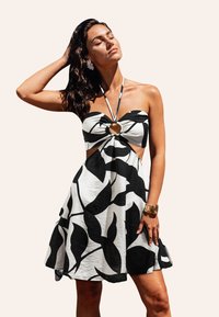 Cupshe Vestido informal - white black