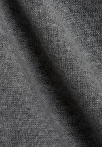 Andrew James Trui - hellgrau