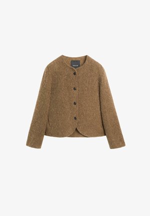 Giacca marrone in lana strutturata con scollo rotondo, chiusura con bottoni e maniche lunghe; caratterizzata da un orlo corto e arrotondato.