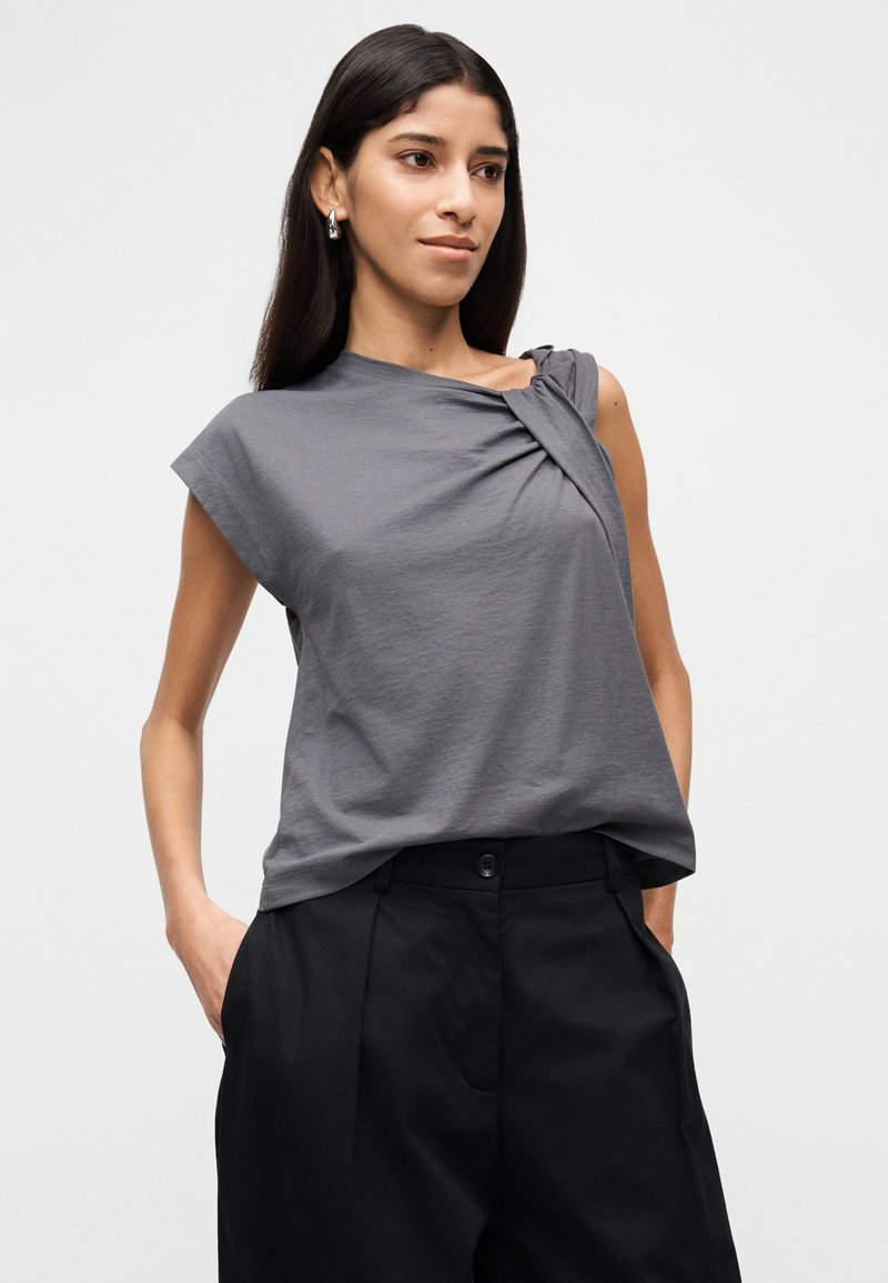 T-shirt Femme Tala Sans Manches, Taille M, Marron, Basique En Nylon, Occasion