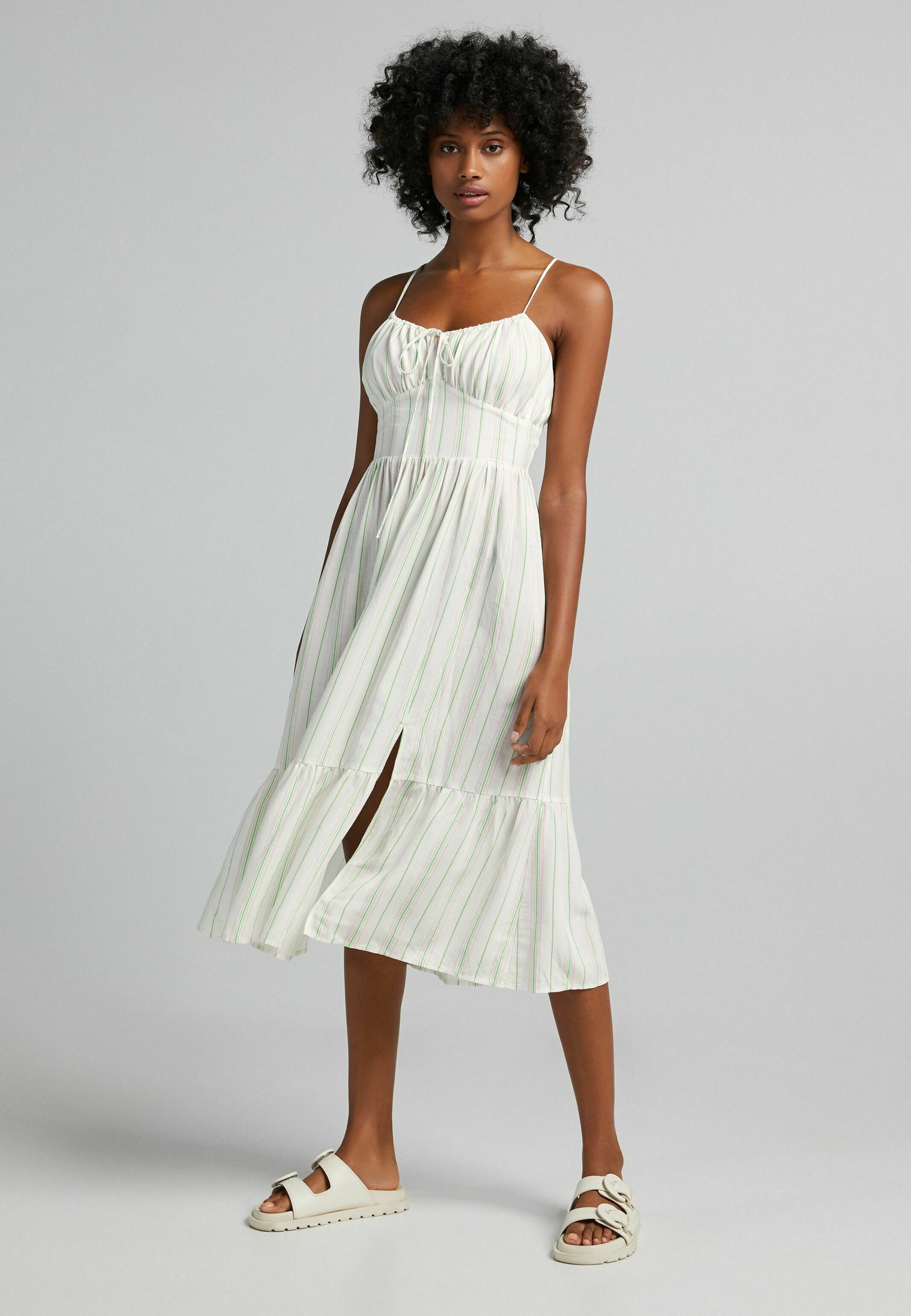 Bershka Langes Leinenkleid Mit Streifen Und Volants Freizeitkleid Multi Coloured Offwhite Zalando De 