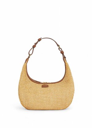 Borsa a tracolla intrecciata in paglia con una forma curva. Presenta una rifinitura in pelle marrone e una tracolla con ferrature color oro. Chiusura con cerniera.