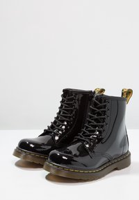 Dr. Martens Stivaletti stringati - black