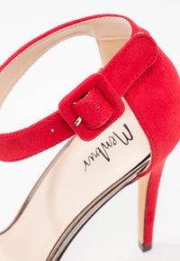 Menbur Sandales à talons hauts - red