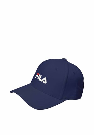 Marineblå baseballkasket med et broderet hvidt og rødt FILA-logo foran, med en buet skygge og justerbar rem.