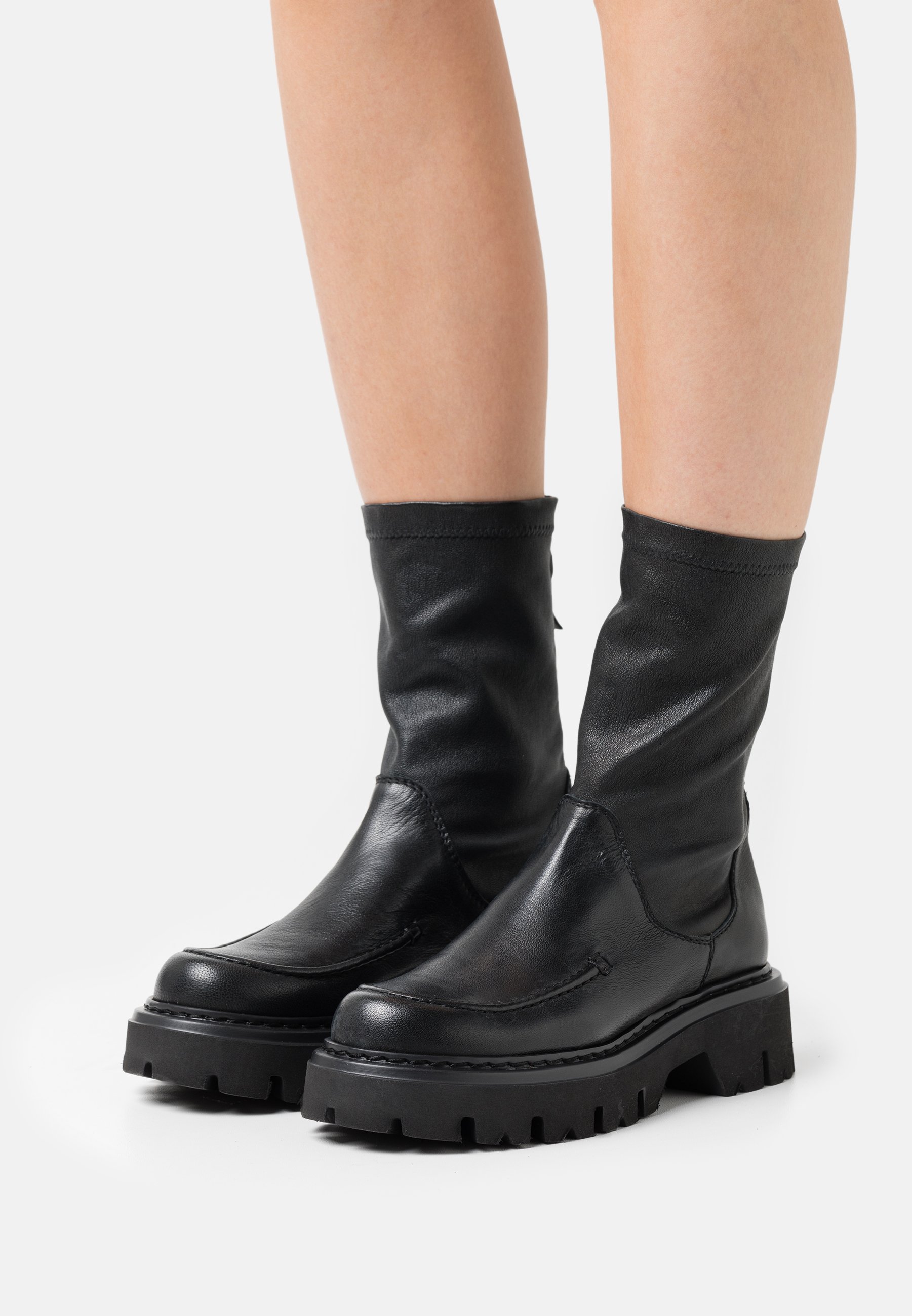 botines de pedro miralles