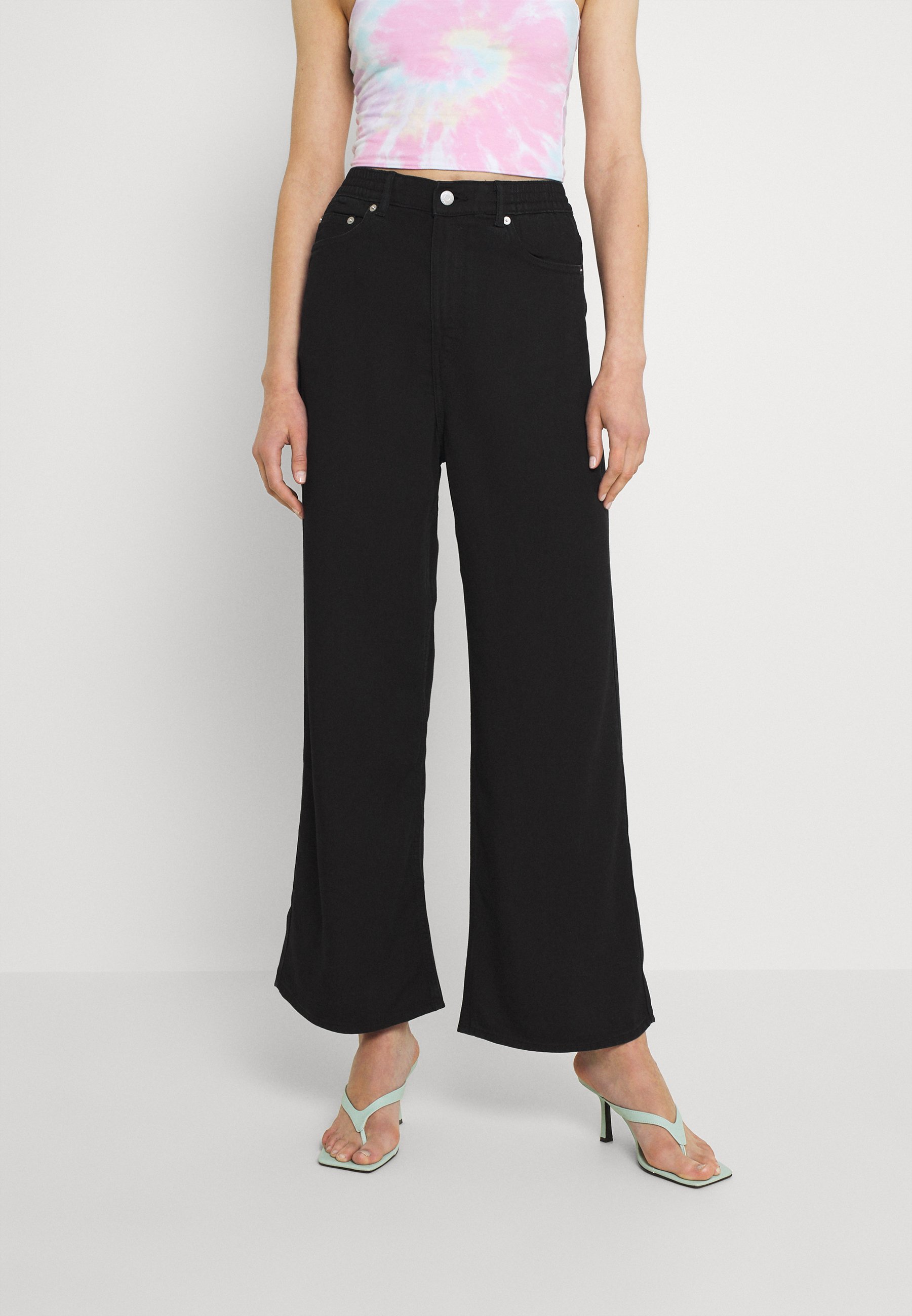 Weekday LINEAR - Flared Jeans - washed 