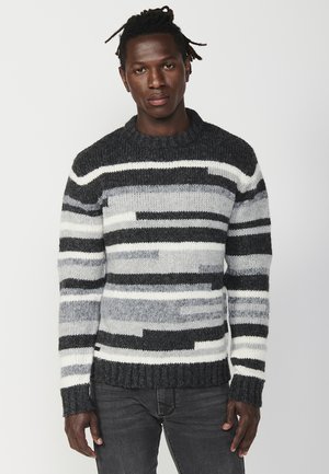 - Sweter