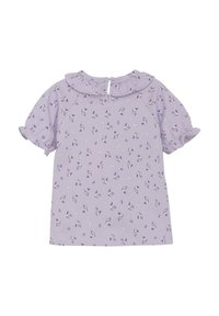 Lilafärgad kortärmad topp med volangkrage, prydd med små blommönster i lila och vitt, och med en knappstängning på baksidan.