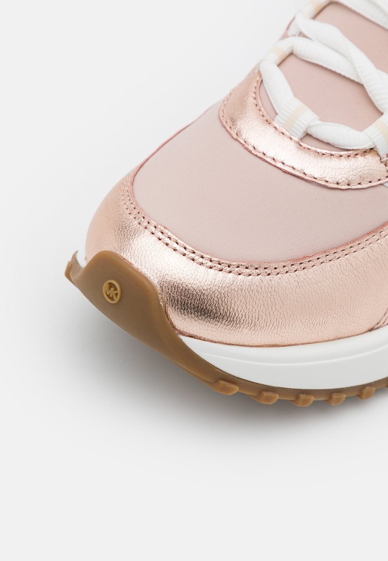 Damen Sneaker low | MICHAEL Michael Kors THEO SPORT Sneaker low soft pink/pink - DX45909 Damen Sneaker low | MICHAEL Michael Kors THEO SPORT Sneaker low soft pink/pink - DX45909