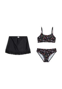 Gonna da bagno nera con frange, top e fondo bikini con stampa di farfalle multicolore, materiale morbido, spalline regolabili, motivi a contrasto.
