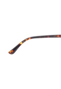 Ramię okularów przeciwsłonecznych w wzorze żółwi, wykonane z plastiku, z gładką powierzchnią, w odcieniach pomarańczowym i ciemnobrązowym, o lekko zakrzywionym kształcie.