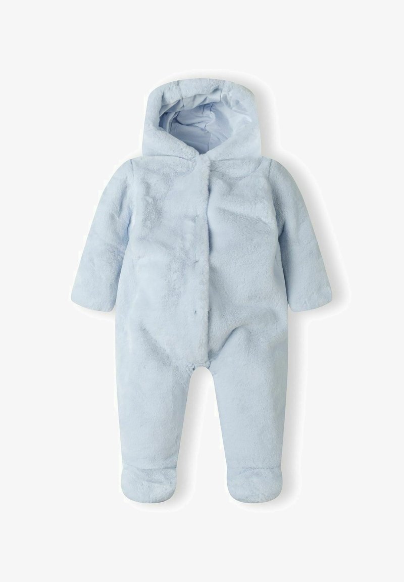 Combinaison en polaire bleu clair avec capuche, dotée de manches longues, de pieds fermés et d'une fermeture éclair à l'avant. Texture douce et pelucheuse.