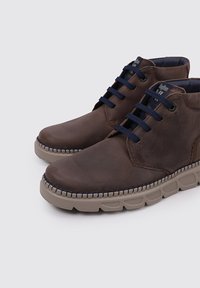 CallagHan Botines con cordones - brown