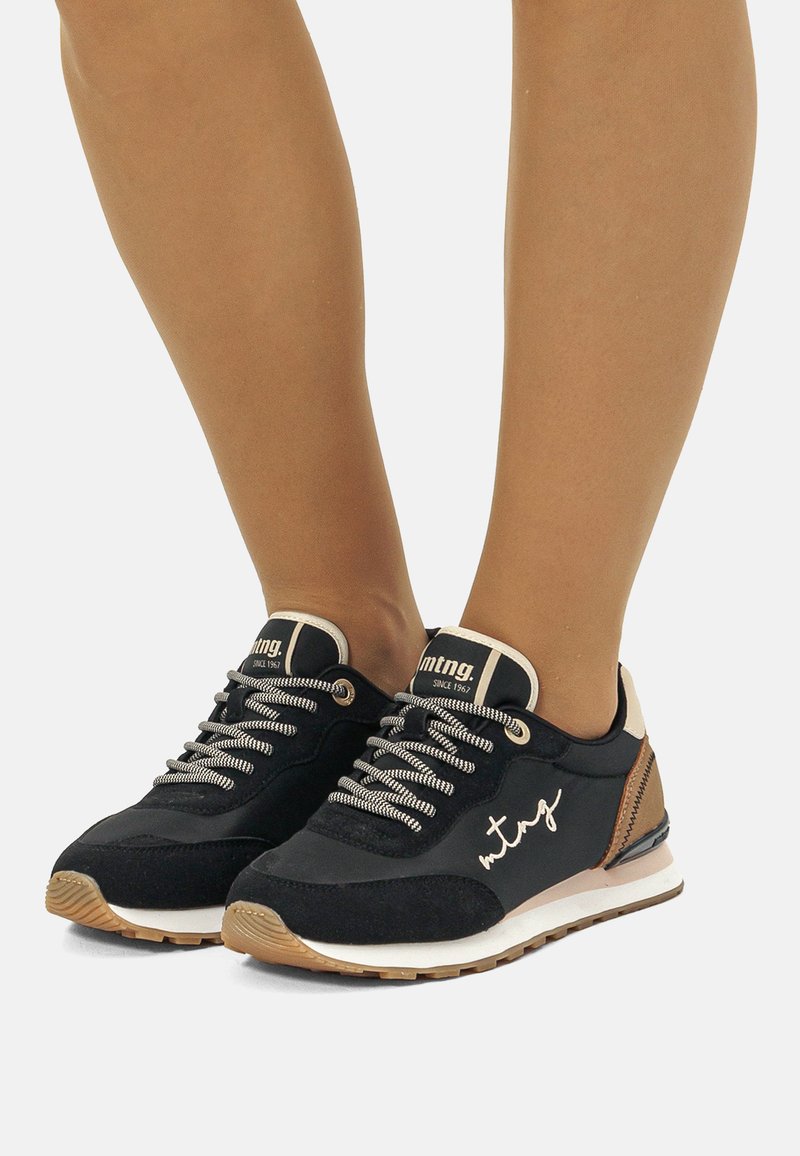 mtng Zapatillas - camello