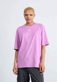 adidas Originals TEE - Základné tričko - preloved purple