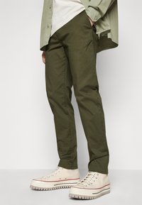 Replay DAMIAN PANTS - Hlače chino - military
