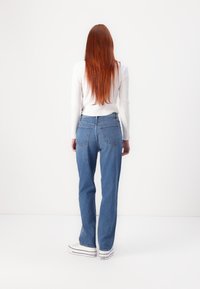 Abercrombie & Fitch FRONT TO BACK TONAL STRAIGHT - Relaxed fit jeans - blue denim
