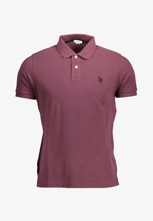 Kurzärmeliges bordeauxrotes Poloshirt mit zwei weißen Knöpfen und kleinem dunklem Logo auf der linken Brust.
