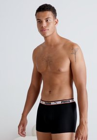 Puma MEN DUAL LOGO 4 PACK - Úzké boxerky - red/black