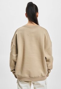 DEF CREWNECK - Bluză de molton - dust