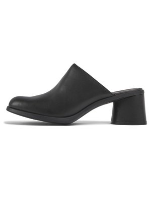 Korolliset pistokkaat - black