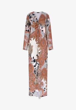 Robe longue à manches longues avec devant froncé, présentant des motifs multicolores paisley, floraux et léopard en tons de marron, noir, blanc et rose.