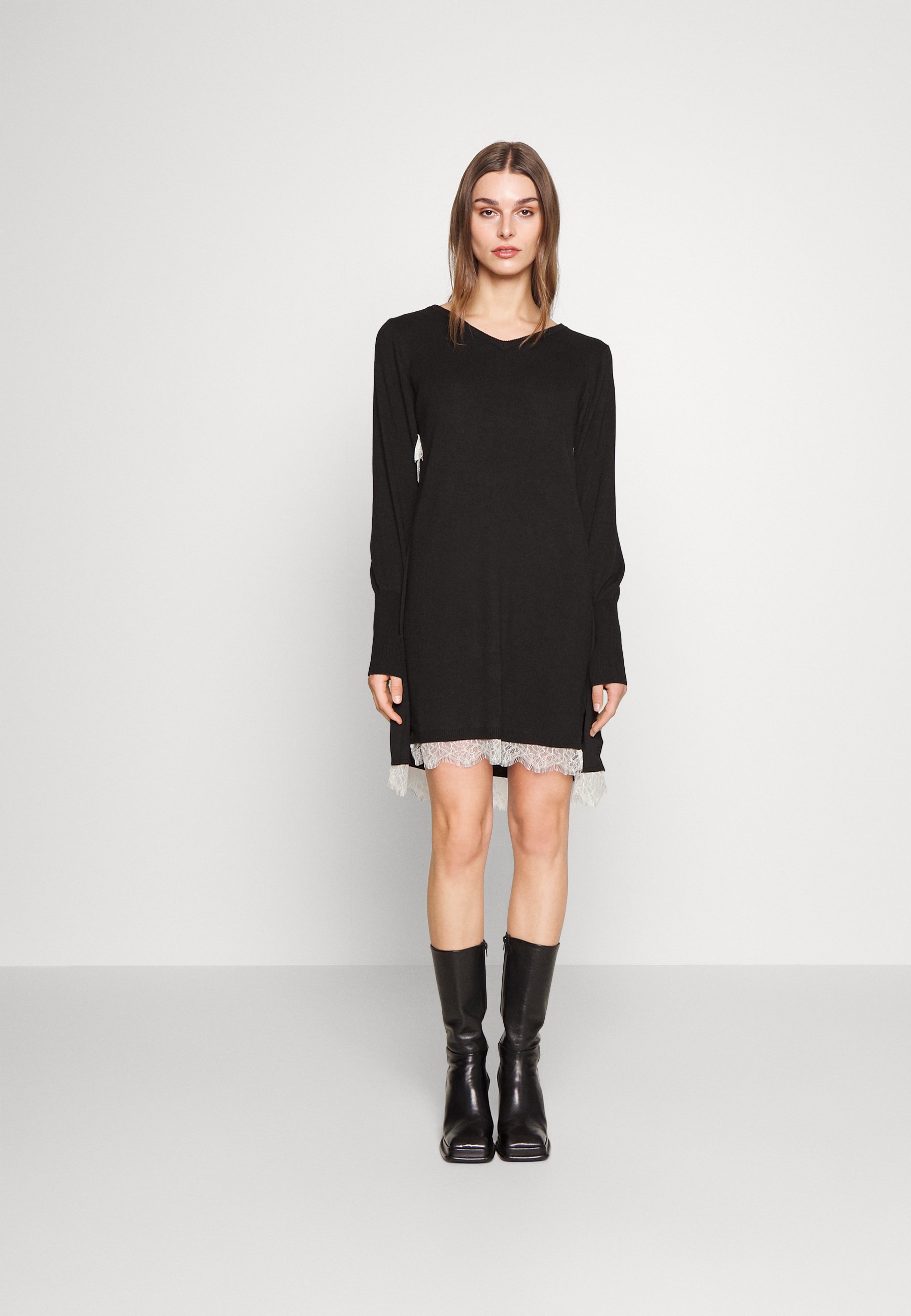 Abito Donna Con Volant E Scollo Rotondo: Elegante, Comodo, Perfetto Per Feste E Serate
