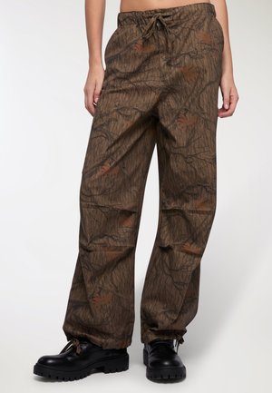 MIMETICI - Pantaloni cargo - var verde militare