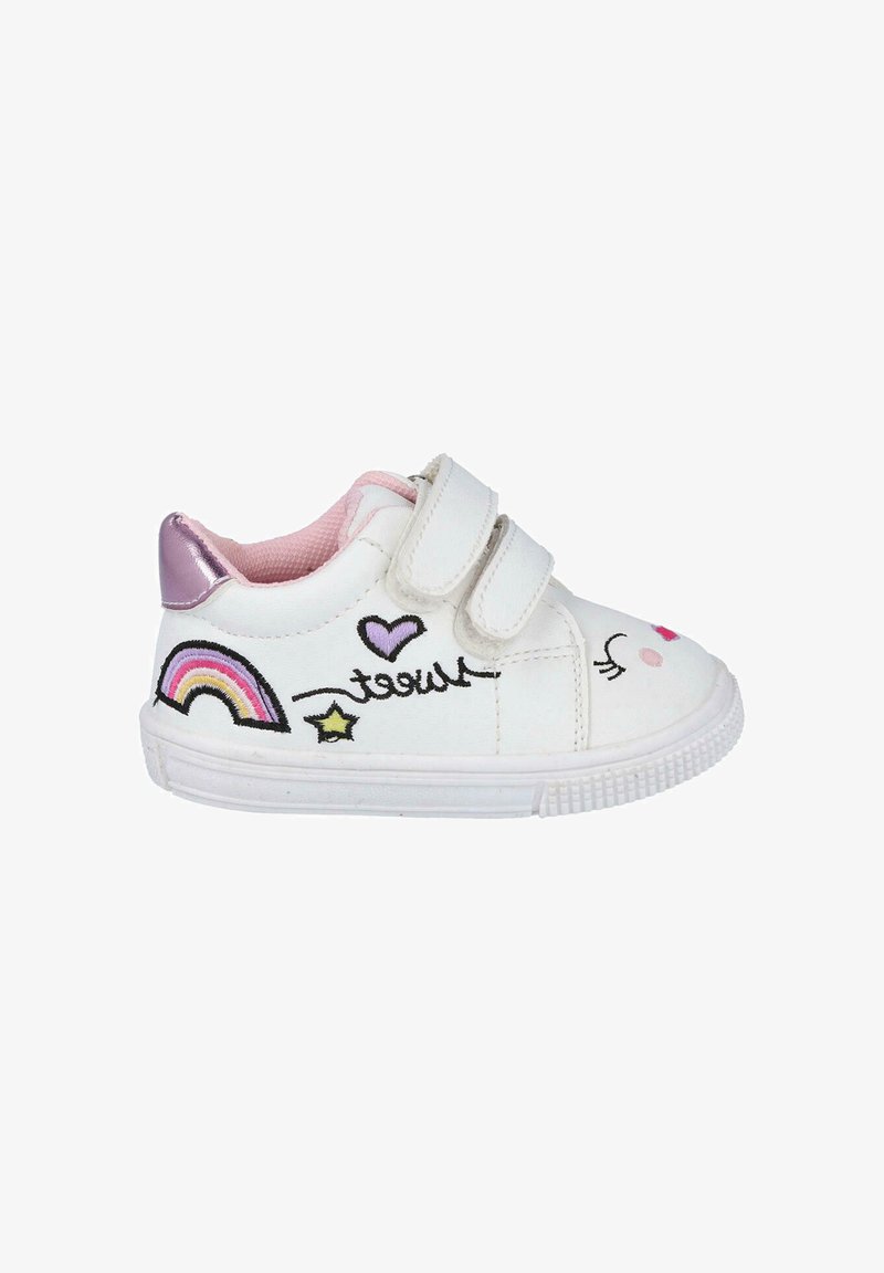 Zapatillas blancas con acentos rosas, con correas de Velcro y diseños bordados de arcoíris, corazón y estrella. Suela de goma con agarre texturizado.