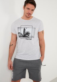 Buratti SLIM FIT  - Marškinėliai su spaudiniu - light grey
