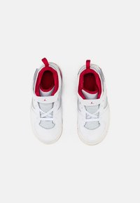 Jordan JORDAN FLTCLB 91 UNISEX - Sapatilhas de basquetebol - white/mystic hibiscus-pure platinum-sail