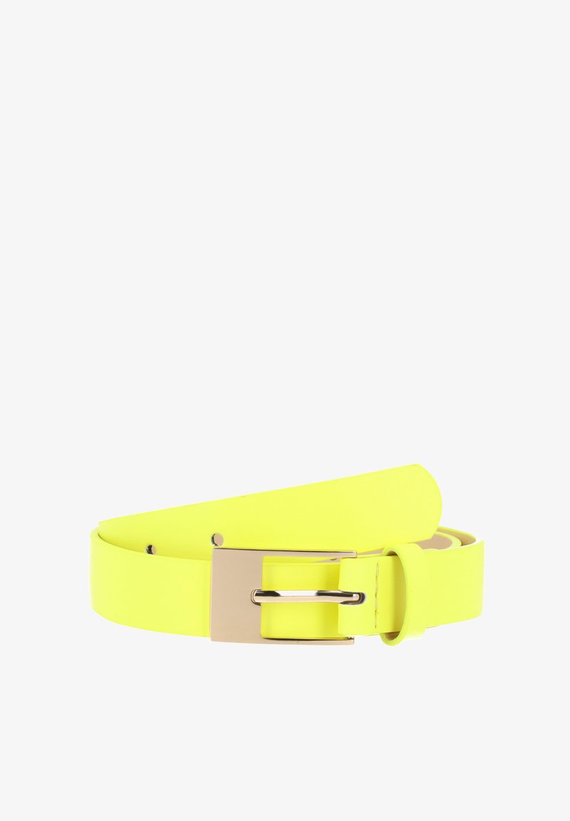 Neon sárga öv szintetikus anyagból, téglalap alakú arany tónusú fémből készült csattal, sima felülettel és több beállító lyukkal.