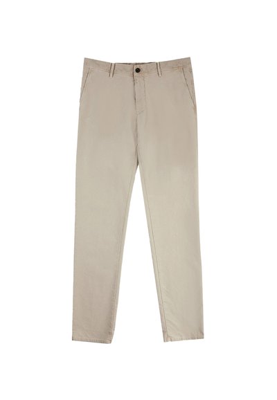 Pantalones de pernera recta en beige, fabricados en algodón. Cuentan con cierre de botón, trabillas para cinturón y dos bolsillos frontales. Textura suave y tejida.