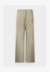 SAESMERALDA TROUSERS - Broek - vetiver