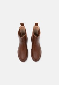 Even&Odd Wide Fit Botas de tornozelo com plataforma - cognac