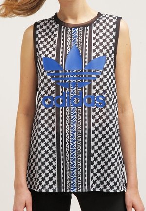 Haut sans manches à motif pied-de-poule noir et blanc, rayures verticales, avec un grand logo Adidas bleu centré à l’avant.