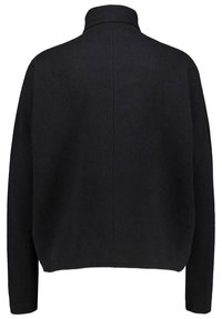 Czarny, długi sweter z dzianiny z długim rękawem, z wysokim kołnierzem i centralnym szwem na plecach, pokazany od tyłu.