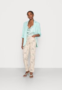 Monki Top - turquoise bright