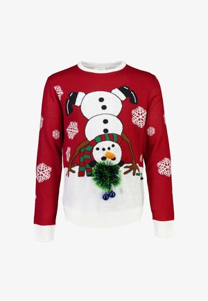 Pull rouge avec un motif de bonhomme de neige ludique, des flocons de neige blancs, une écharpe rayée verte et rouge, et un pompon vert avec des ornements bleus.