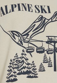 Scena di montagna per sci alpino con seggiovie, alberi di pino stilizzati e forme di montagne astratte in nero su sfondo beige.