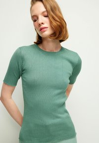 adL SHORT SLEEVE  - Jednoduché tričko - almond green