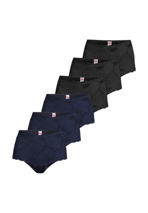 Trzy czarne i trzy ciemnoniebieskie koronkowe damskie majtki z wysokim stanem ułożone w dwóch ukośnych rzędach na białym tle.